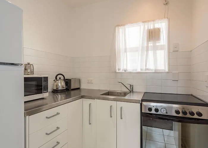 4 star hotel: Apollo Lodge - Free Parking